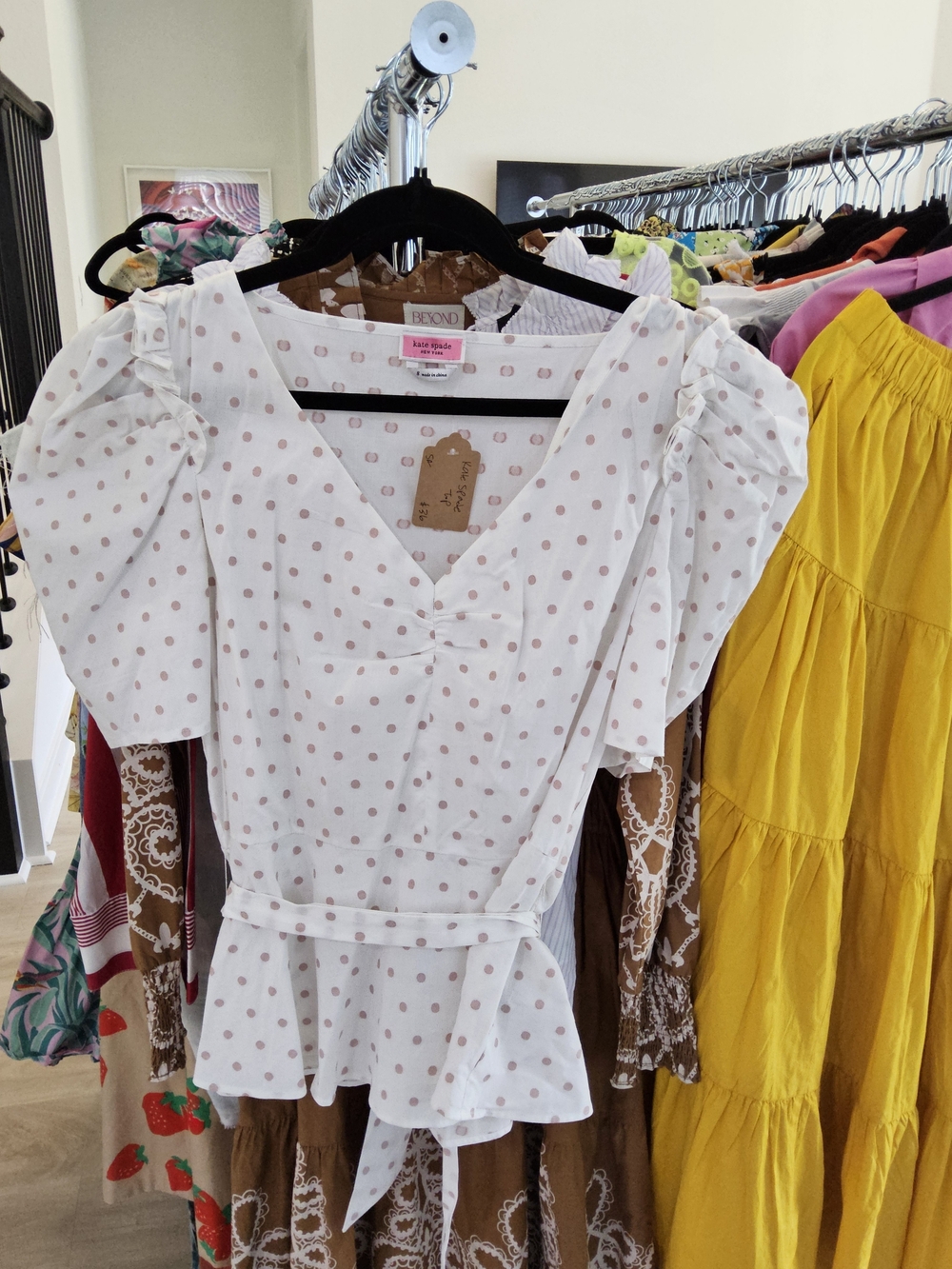 Kate spade White Blouse with Pink Polka Dots, Puff Sleeve Peplum|| Size 8